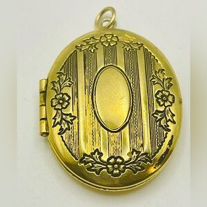 Vintage Gold Tone Floral Engraved Oval Locket Pendant w/ lines, flowers, leaves